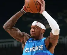 国际比赛日体能课后，密尔沃基雄鹿临场应变备战NBA总决赛，赛场秩序良好，赛程密集仍需轮换